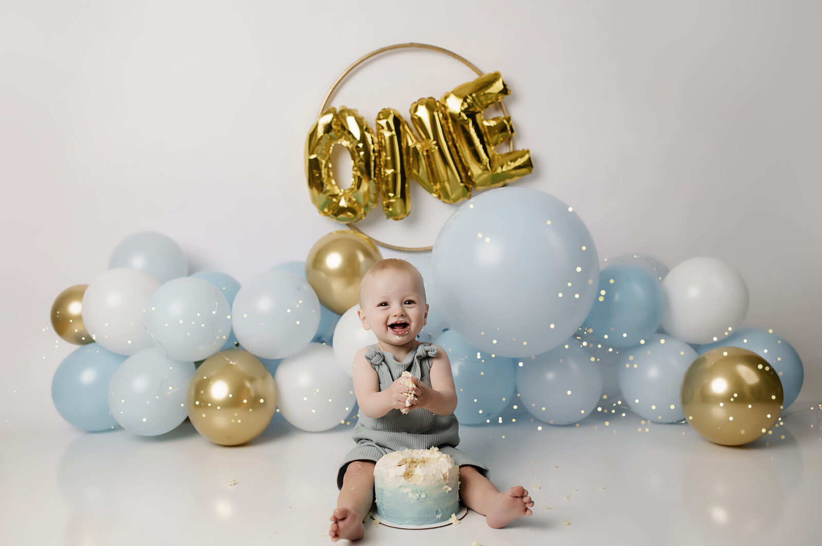 first birthday cake smash maryland harford county photograpaher