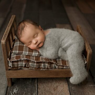 What to Expect When Hiring a Baltimore Newborn Photographer