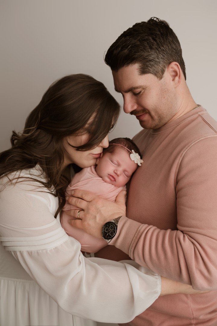 Baltimore parents newborn session Sugarloaf Photography Bel Air Maryland