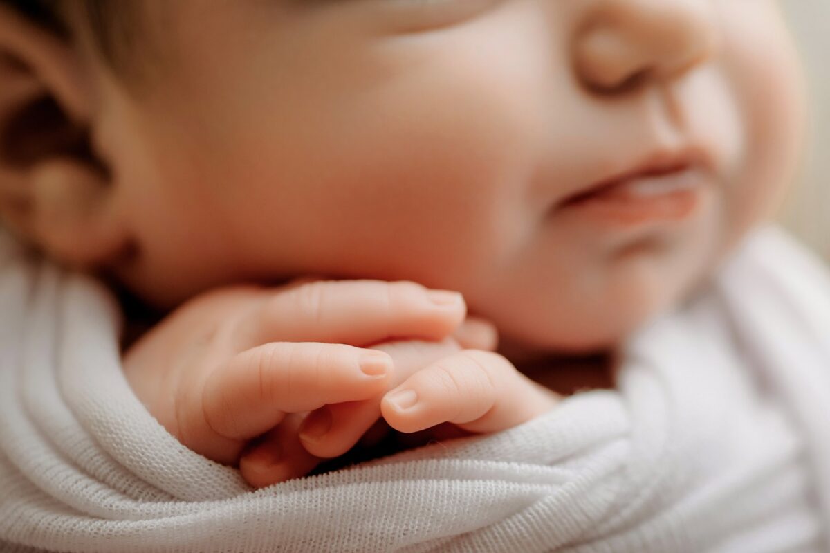 Newborn detail shot fingers close up Baltimore newborn photographer Maryland