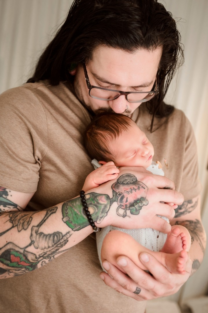 Dad holding newborn baby Sugarloaf Photography Harford County Maryland