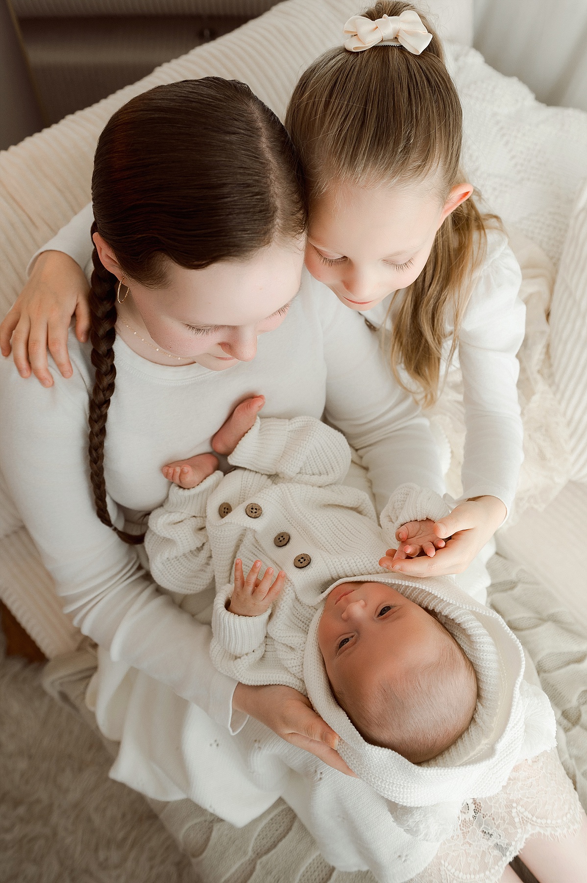 Organic siblings newborn portraits Baltimore